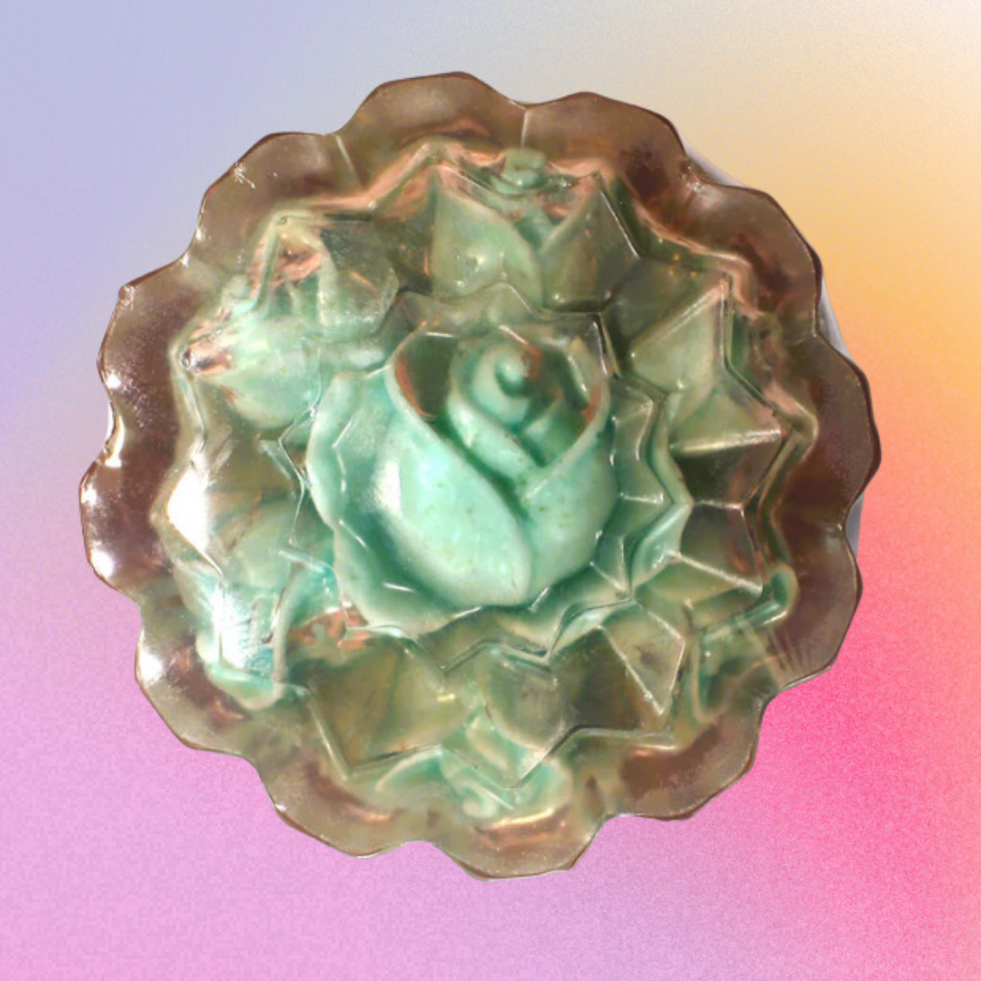 Purple two-color flower-shaped handmade nutritious soap